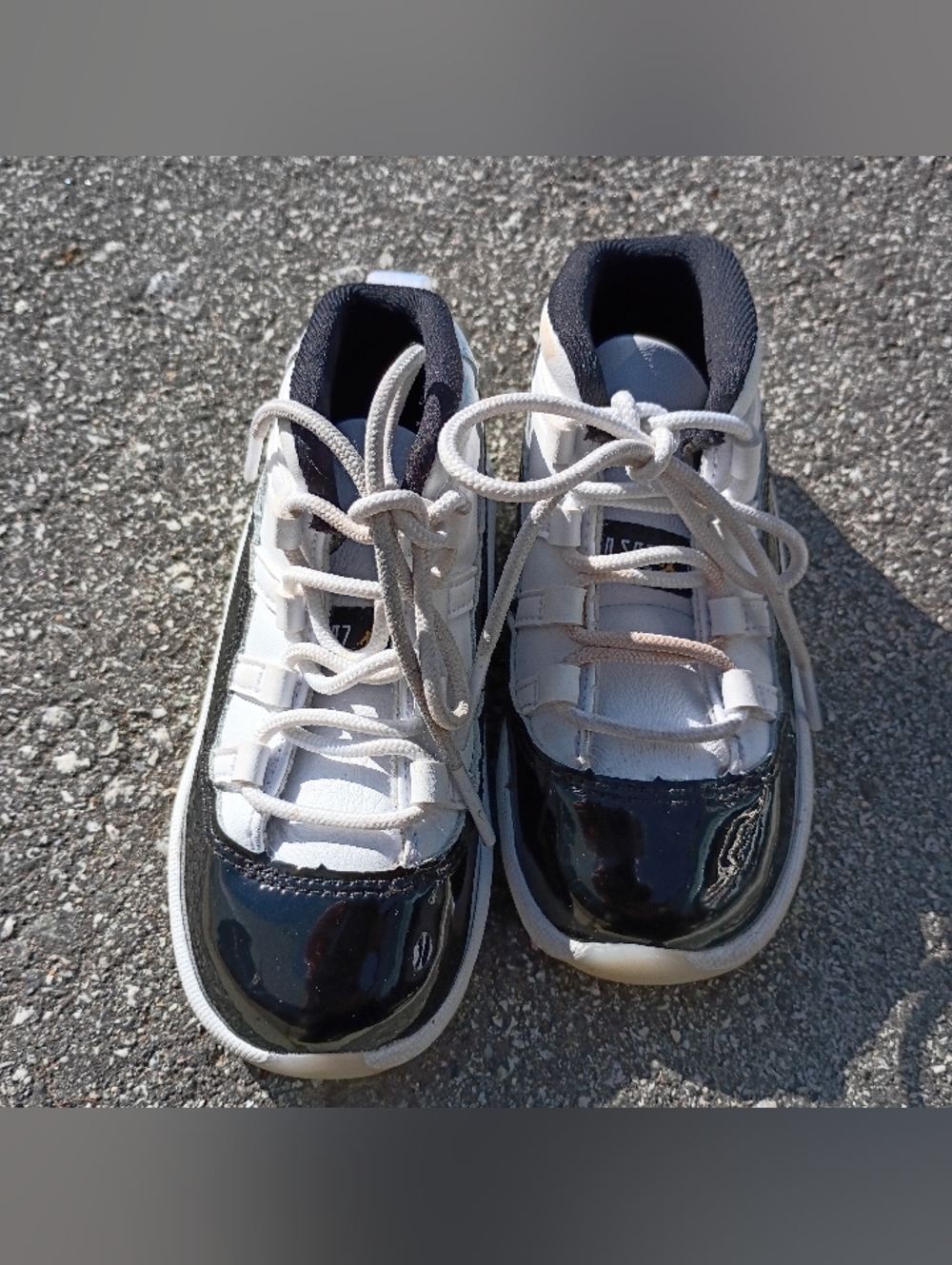 Jordan 11 Retro Toddler 8c White Black Patent Leather Sneaker Shoes - Picture 3 of 7